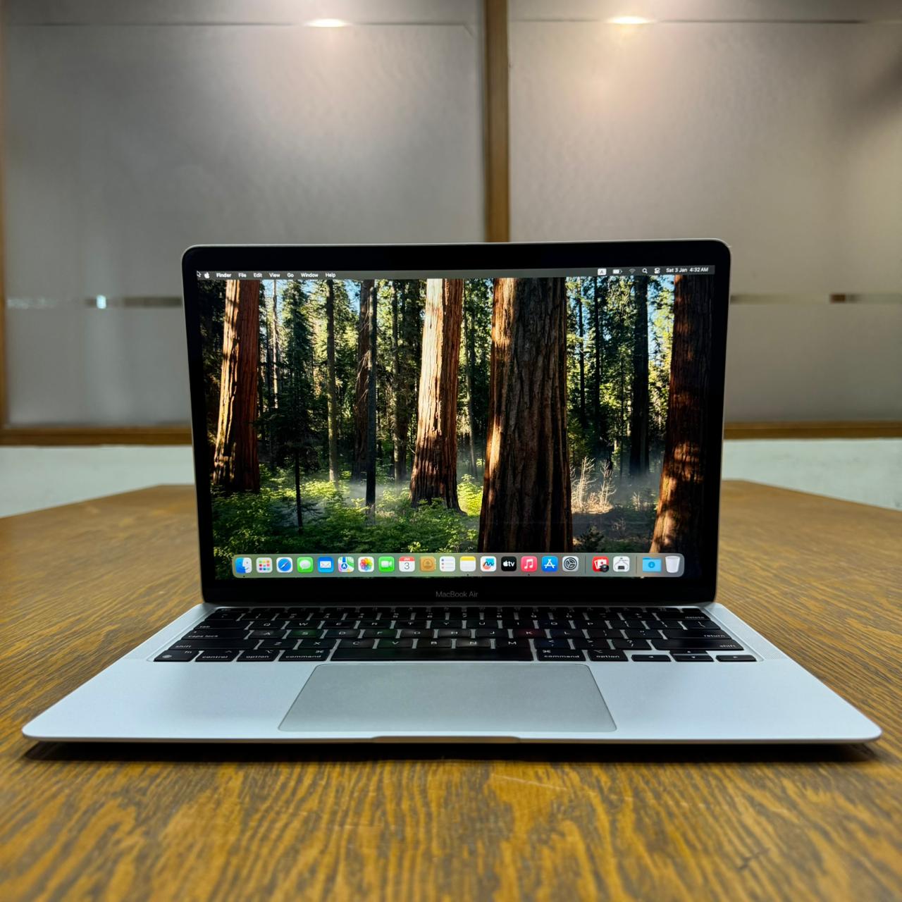 Apple MacBook Air 2020 (Used) Apple M1 Chip 8GB RAM 256GB SSD 13.3" Inches Retina Display | 603 Cycles | Silver - Code: RNMB0009