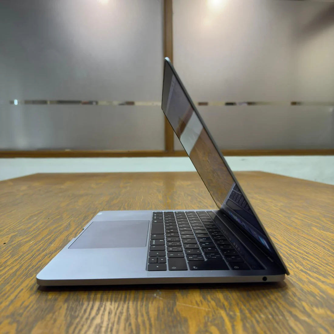 Apple MacBook Pro 2019 (Used) Intel Core i5 8GB RAM 256GB SSD 13.3" Inches Retina Display | 113 Cycles | Space Grey - Code: RNMB0021