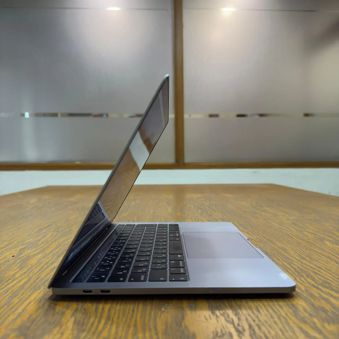 Apple MacBook Pro 2019 (Used) Intel Core i5 8GB RAM 256GB SSD 13.3" Inches Retina Display | 113 Cycles | Space Grey - Code: RNMB0021