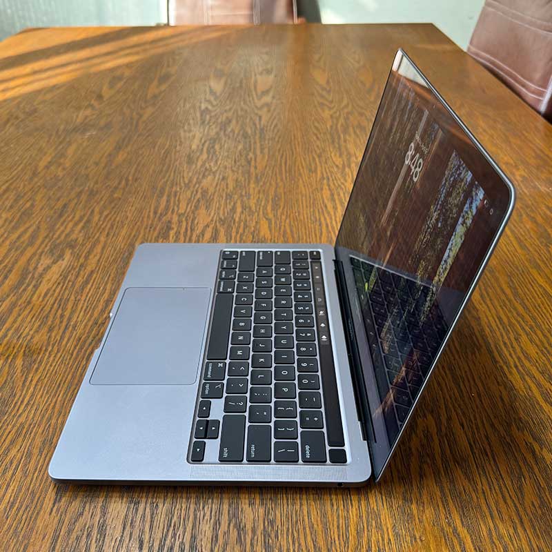 Apple MacBook Pro 2020 (Used) Apple M1 Chip 8GB RAM 256GB SSD 13.3" Inches Retina Display | 116 Cycles | Grey - Code: RNMB0040