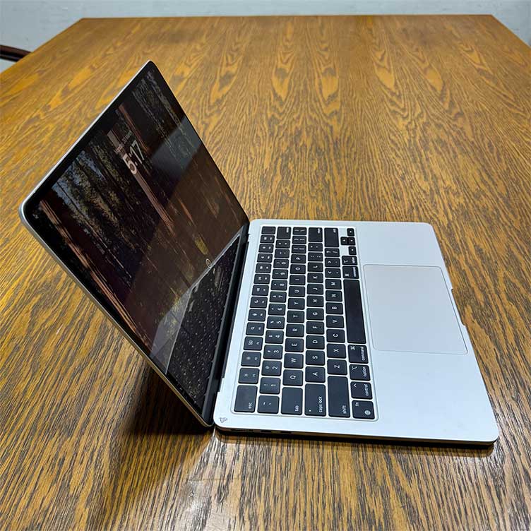 Apple MacBook Air 2022 (Used) Apple M2 Chip 8GB RAM 256GB SSD 13.3" Inches Retina Display | 93 Cycles | Silver - Code: RNMB0031