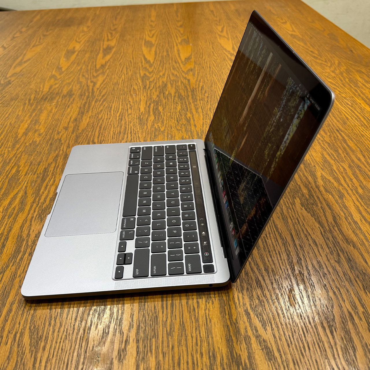 Apple MacBook Pro 2020 (Used) Apple M1 Chip 8GB RAM 256GB SSD 13.3" Inches Retina Display | 122 Cycles | Grey - Code: RNMB0044