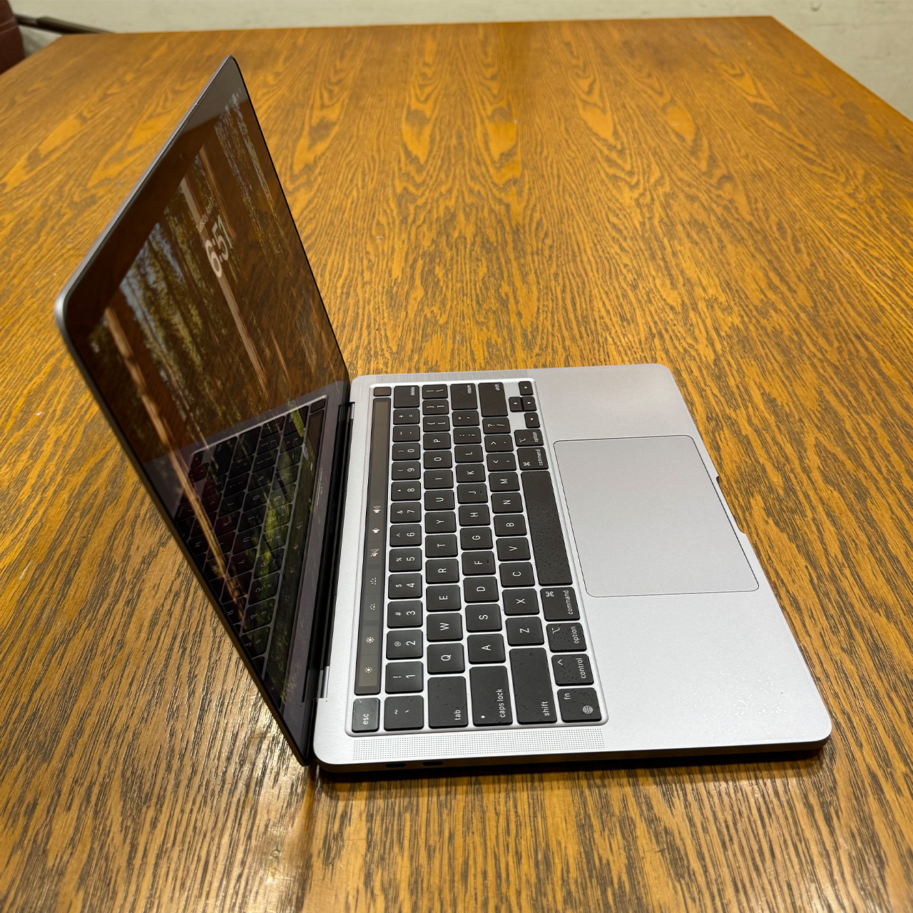 Apple MacBook Pro 2020 (Used) Apple M1 Chip 8GB RAM 256GB SSD 13.3" Inches Retina Display | 332 Cycles | Grey - Code: RNMB0047