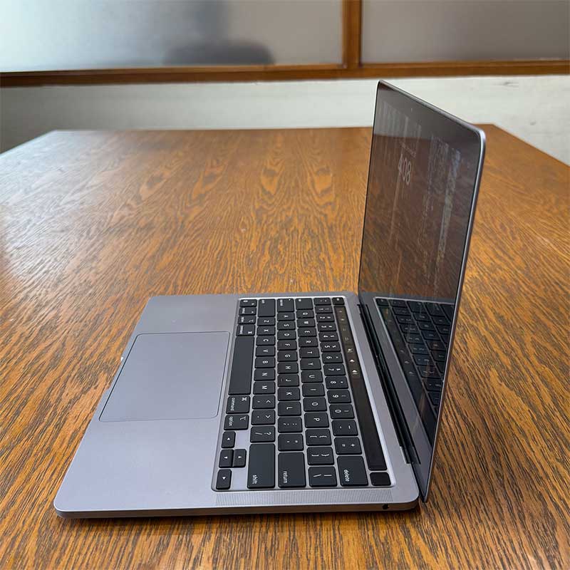 Apple MacBook Pro 2020 (Used) Apple M1 Chip 8GB RAM 256GB SSD 13.3" Inches Retina Display | 215 Cycles | Grey - Code: RNMB0034