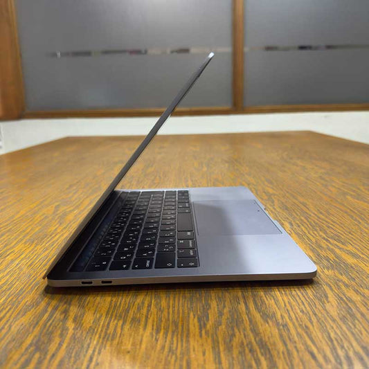 Apple MacBook Pro 2019 (Used) Intel Core i5 8GB RAM 256GB SSD 13.3" Inches Retina Display | 532 Cycles | Space Grey - Code: RNMB0020