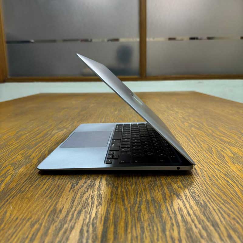 Apple MacBook Air 2020 (Used) Intel Core i3 8GB RAM 256GB SSD 13.3" Inches Retina Display | 567 Cycles | Space Grey - Code: RNMB0022