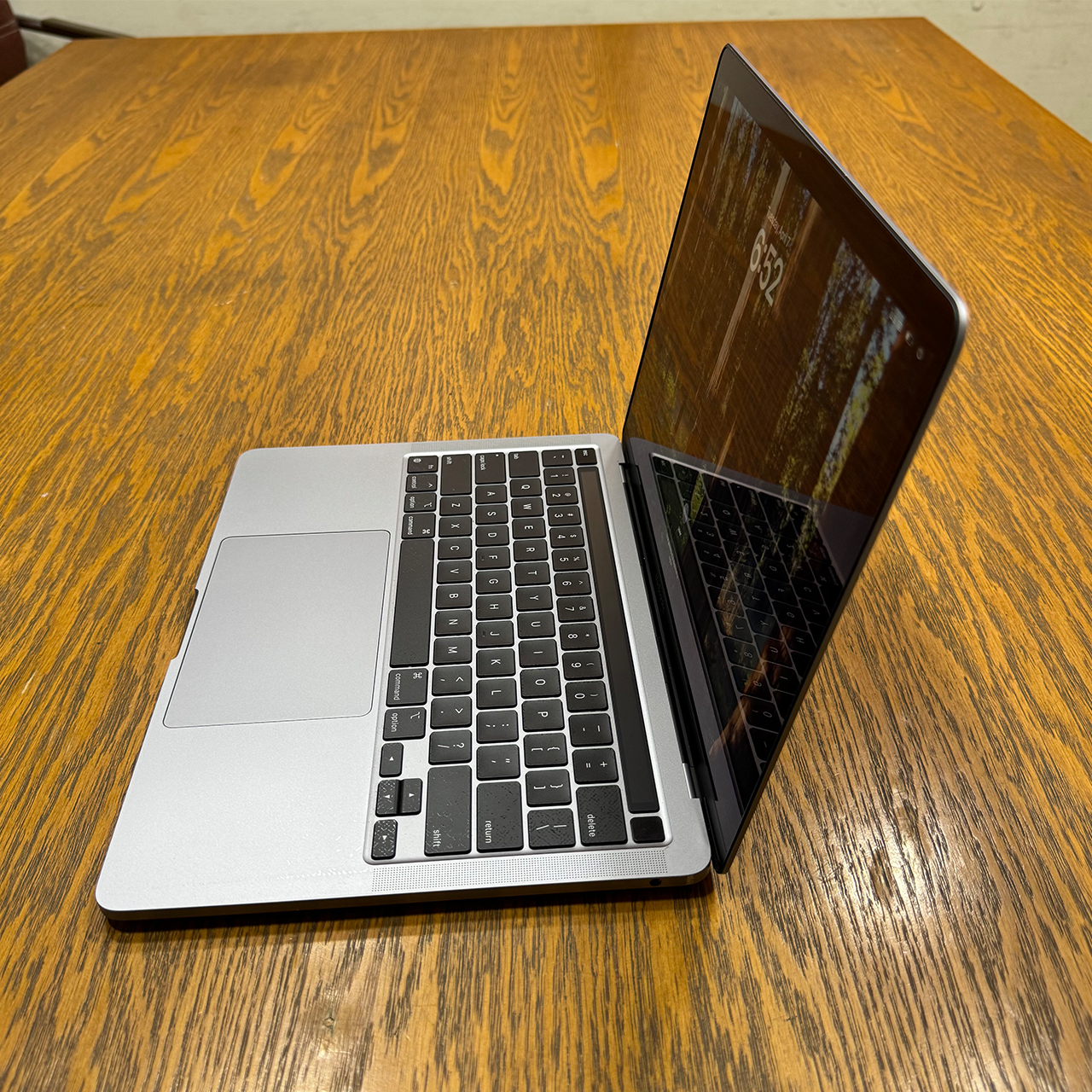 Apple MacBook Pro 2020 (Used) Apple M1 Chip 8GB RAM 256GB SSD 13.3" Inches Retina Display | 332 Cycles | Grey - Code: RNMB0047