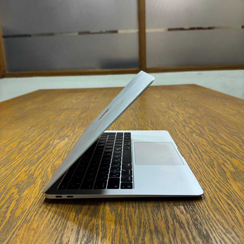 Apple MacBook Air 2019 (Used) Intel Core i5 16GB RAM 512GB SSD 13.3" Inches Retina Display | 906 Cycles | Silver (Code: RNMB0002)