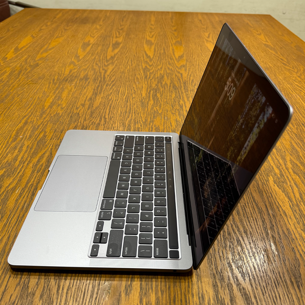 Apple MacBook Pro 2020 (Used) Apple M1 Chip 8GB RAM 256GB SSD 13.3" Inches Retina Display | 52 Cycles | Grey - Code: RNMB0049