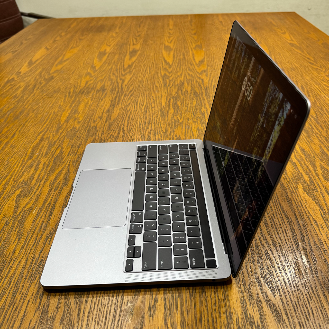 Apple MacBook Pro 2020 (Used) Apple M1 Chip 8GB RAM 256GB SSD 13.3" Inches Retina Display | 408 Cycles | Grey - Code: RNMB0046