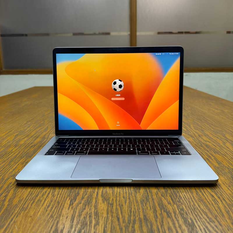 Apple MacBook Pro 2019 (Used) Intel Core i5 8GB RAM 256GB SSD 13.3" Inches Retina Display | 241 Cycles | Space Grey - Code: RNMB0008
