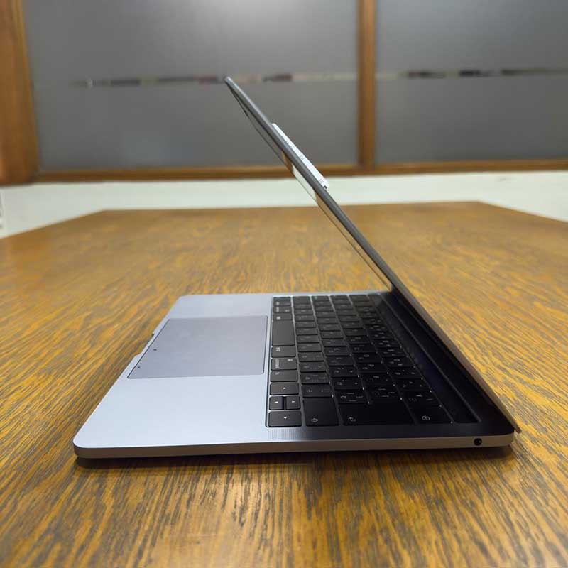 Apple MacBook Pro 2019 (Used) Intel Core i5 8GB RAM 256GB SSD 13.3" Inches Retina Display | 532 Cycles | Space Grey - Code: RNMB0020