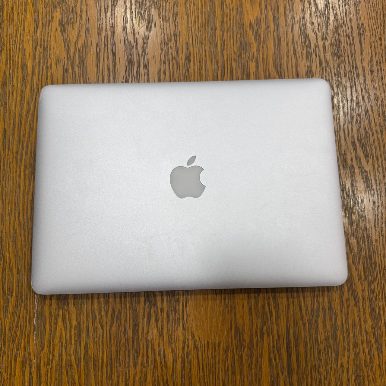 Apple MacBook Air 2017 (Used) Intel Core i5 8GB RAM 128GB SSD 13.3" Inches Retina Display | 50 Cycles | Silver - Code: RNMB0023